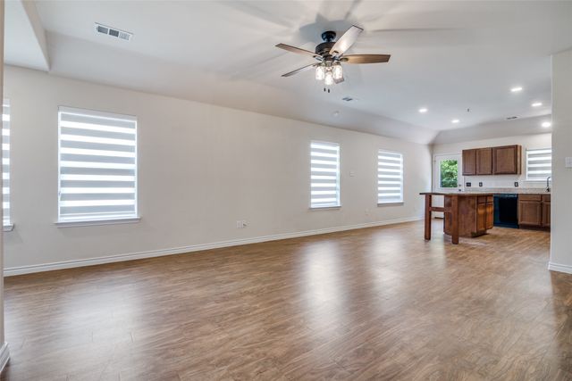 3504 Robin Road, Ennis, TX 75119