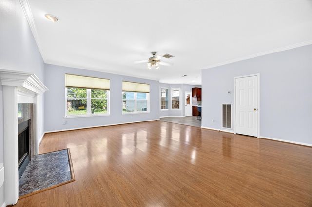 5718 Henniker Drive, Houston, TX 77041
