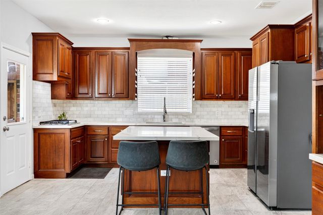 5718 Henniker Drive, Houston, TX 77041