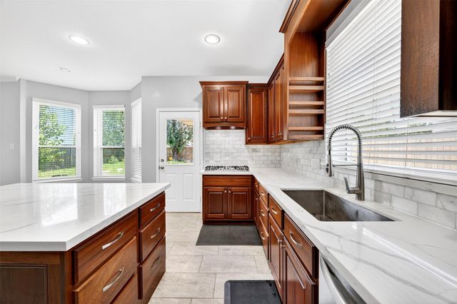 5718 Henniker Drive, Houston, TX 77041
