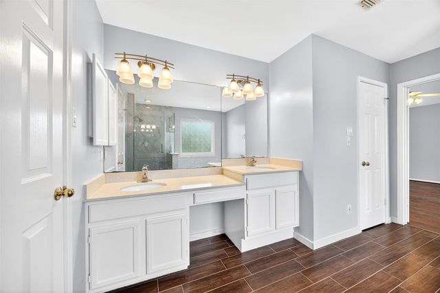 5718 Henniker Drive, Houston, TX 77041