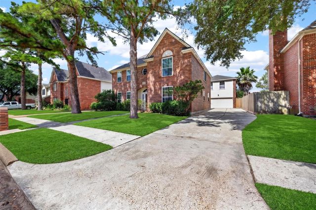 5718 Henniker Drive, Houston, TX 77041