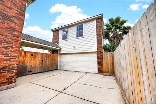 5718 Henniker Drive, Houston, TX 77041