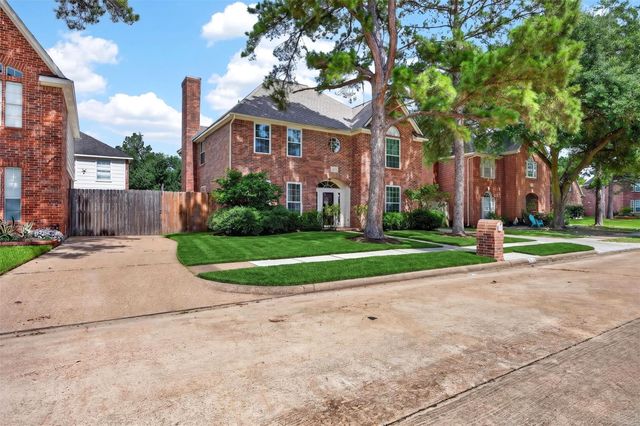 5718 Henniker Drive, Houston, TX 77041