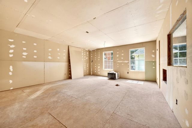 5718 Henniker Drive, Houston, TX 77041