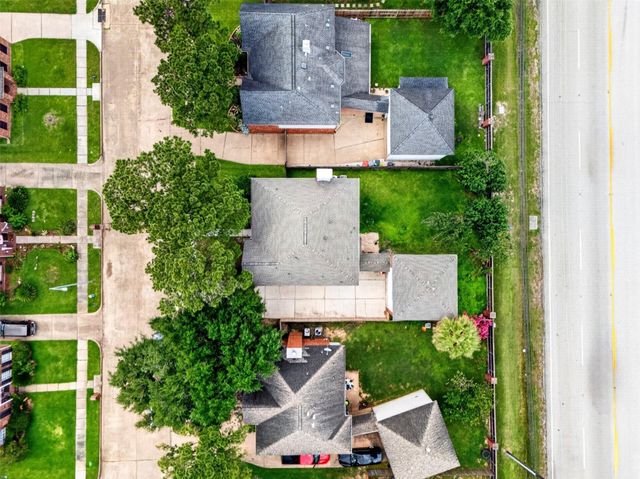 5718 Henniker Drive, Houston, TX 77041
