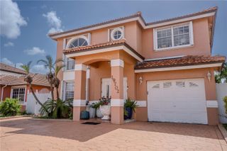 19702 NW 84th Pl, Hialeah, FL 33015