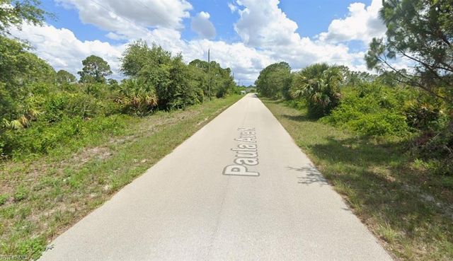 6014 Paula AVE N, Lehigh Acres, FL 33971