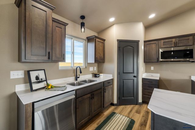 14488 BRAYLEE JO RD, Piedmont, SD 57769