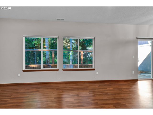 5030 HECETA PARK Way, Florence, OR 97439