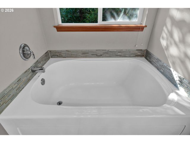 5030 HECETA PARK Way, Florence, OR 97439