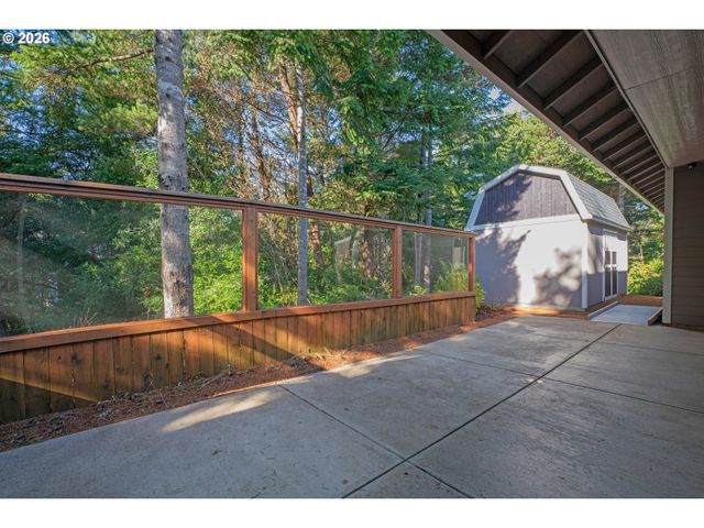 5030 HECETA PARK Way, Florence, OR 97439