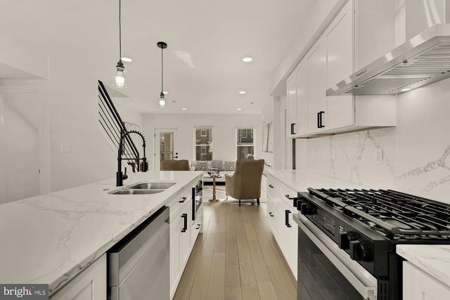 1120 OWEN PL NE, Washington, DC 20002