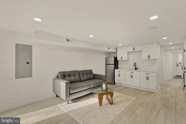 1120 OWEN PL NE, Washington, DC 20002