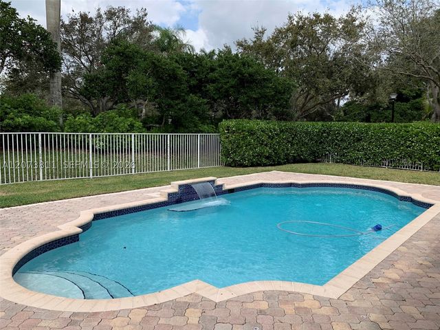 4407 Laurel Ridge Cir 1, Weston, FL 33331