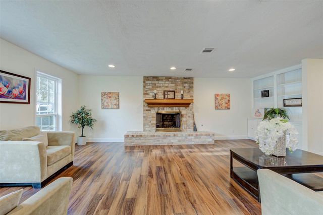 3610 Stoney Oak Drive, Houston, TX 77068