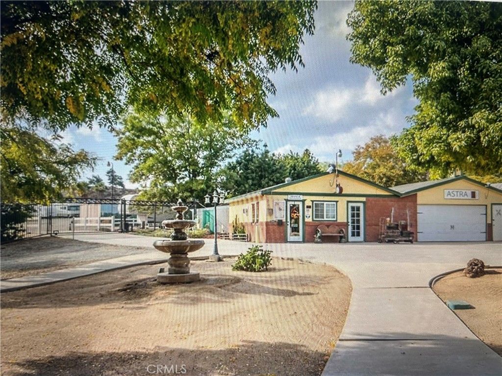 1051 W 7th, Perris, CA 92570 — photo 2