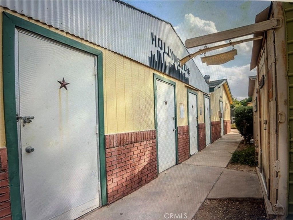 1051 W 7th, Perris, CA 92570 — photo 3