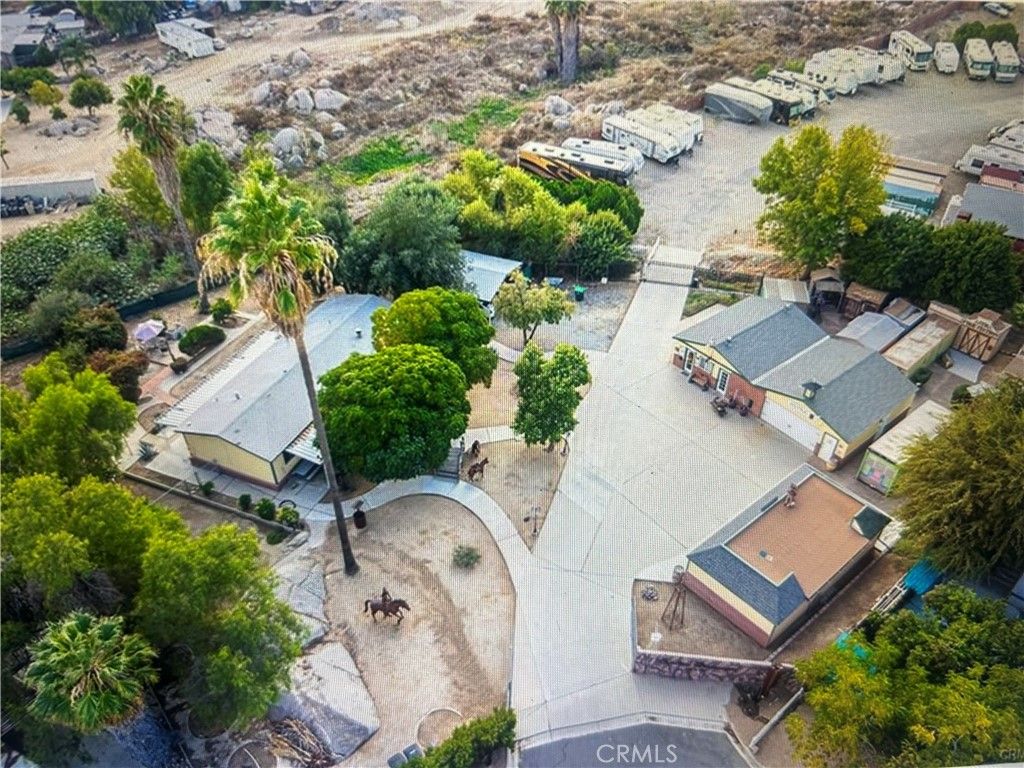 1051 W 7th, Perris, CA 92570 — photo 5