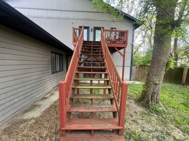 945 Unit B Fox Hill Drive, Indianapolis, IN 46228