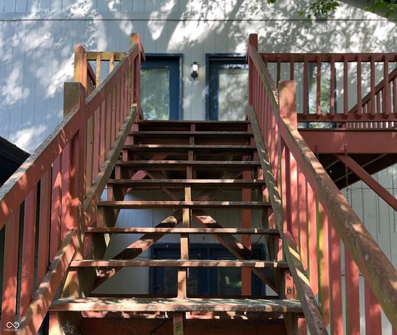 945 Unit B Fox Hill Drive, Indianapolis, IN 46228