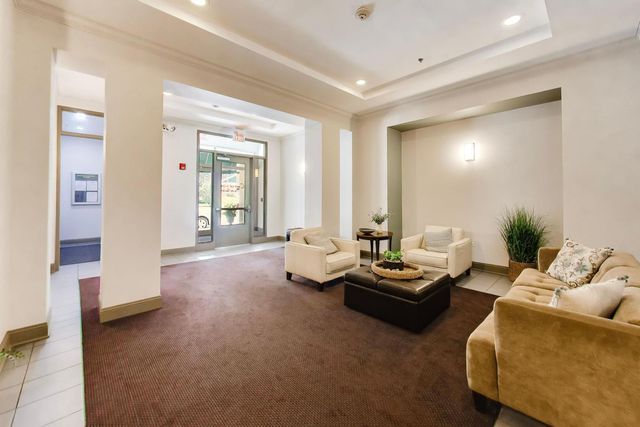 2951 CENTRAL Street 307, Evanston, IL 60201
