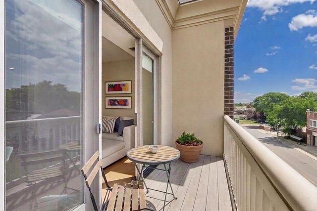 2951 CENTRAL Street 307, Evanston, IL 60201