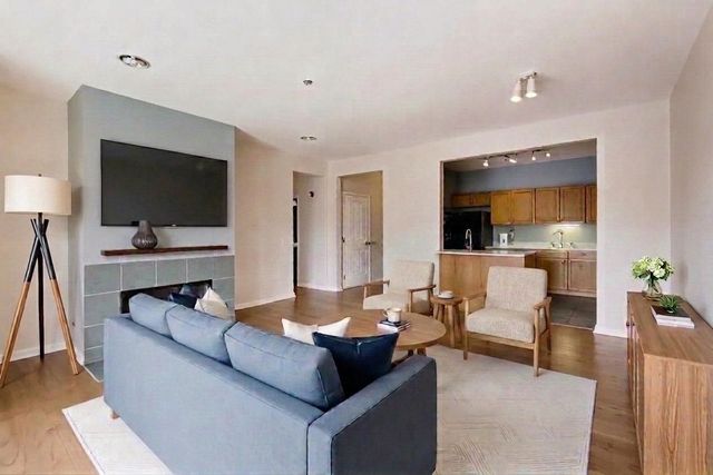 2951 CENTRAL Street 307, Evanston, IL 60201