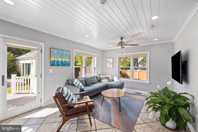 1604 N EDGEWOOD ST, Arlington, VA 22201
