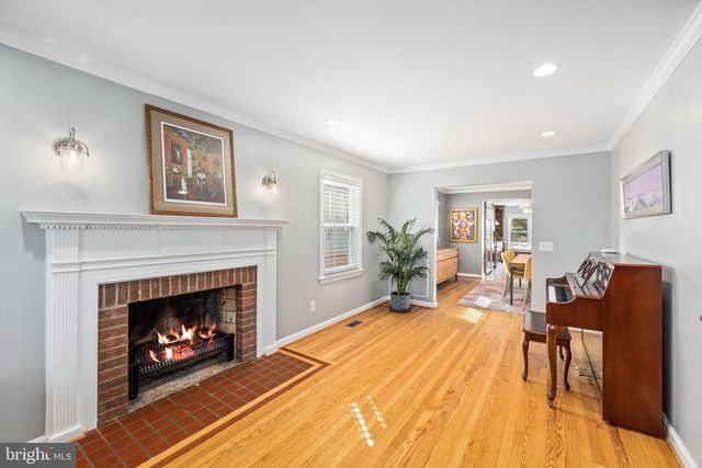 1604 N EDGEWOOD ST, Arlington, VA 22201
