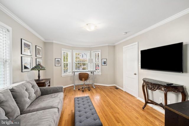 1604 N EDGEWOOD ST, Arlington, VA 22201