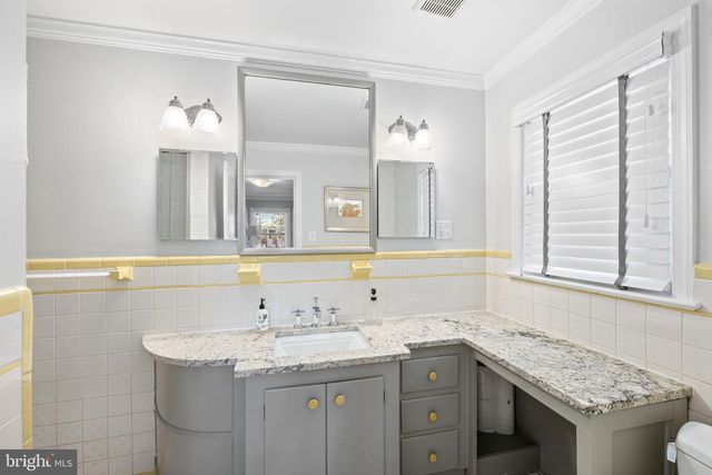 1604 N EDGEWOOD ST, Arlington, VA 22201