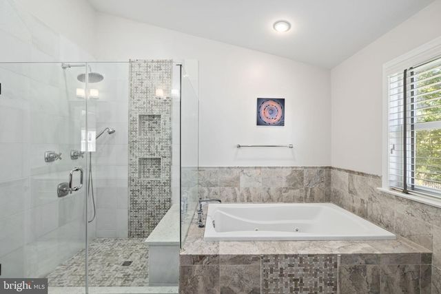 1604 N EDGEWOOD ST, Arlington, VA 22201