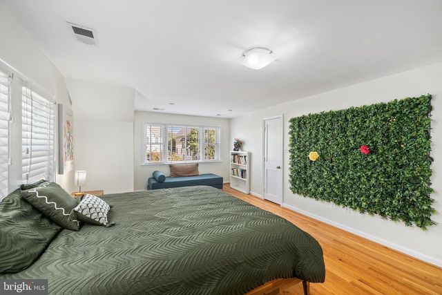 1604 N EDGEWOOD ST, Arlington, VA 22201