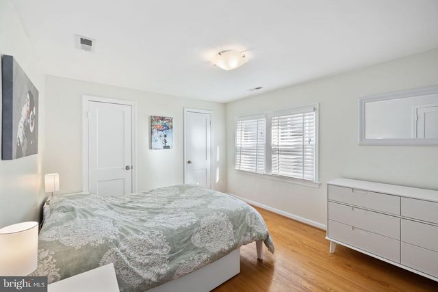 1604 N EDGEWOOD ST, Arlington, VA 22201