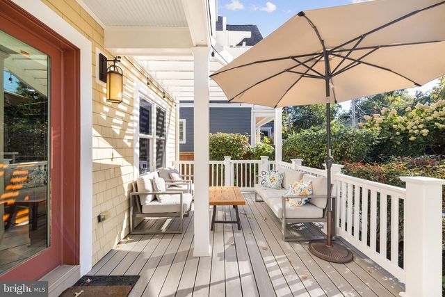 1604 N EDGEWOOD ST, Arlington, VA 22201