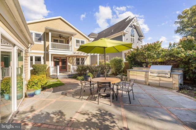 1604 N EDGEWOOD ST, Arlington, VA 22201