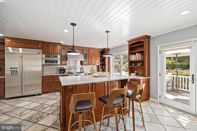 1604 N EDGEWOOD ST, Arlington, VA 22201
