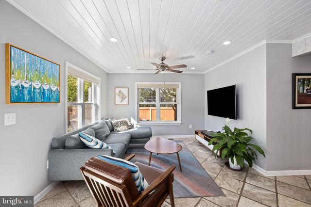 1604 N EDGEWOOD ST, Arlington, VA 22201