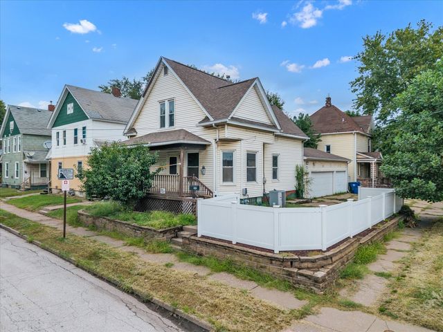 243 S Pine Street, Davenport, IA 52802