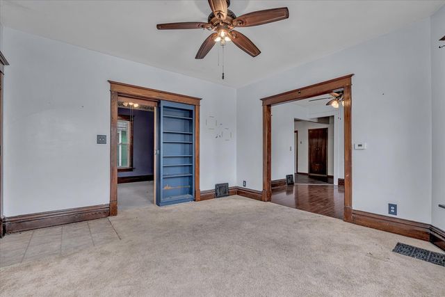 243 S Pine Street, Davenport, IA 52802