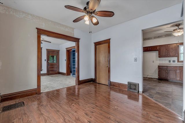 243 S Pine Street, Davenport, IA 52802
