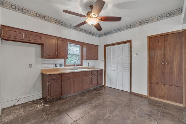 243 S Pine Street, Davenport, IA 52802