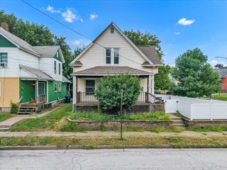 243 S Pine Street, Davenport, IA 52802