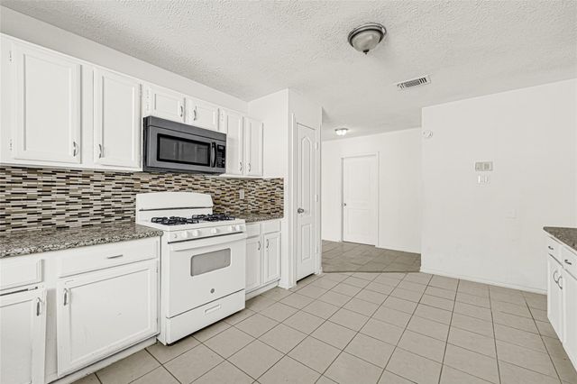 2415 Blackridge Road, Houston, TX 77067