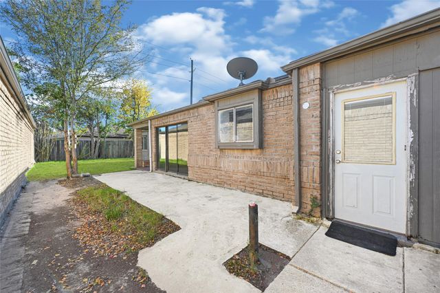 2415 Blackridge Road, Houston, TX 77067