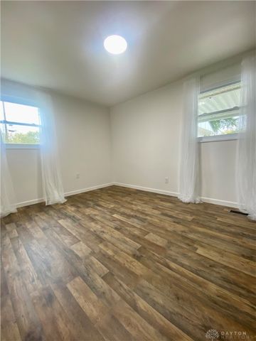 419 E Carpenter Drive, New Carlisle, OH 45344