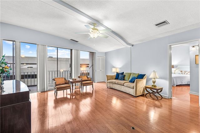 823 S Water St 4F, Corpus Christi, TX 78401