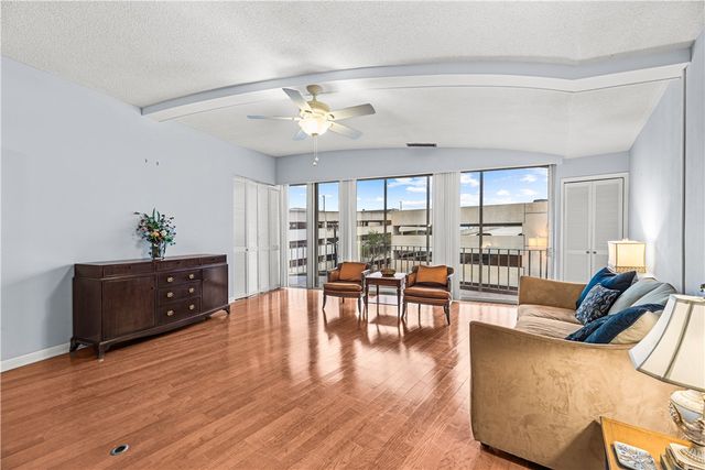823 S Water St 4F, Corpus Christi, TX 78401