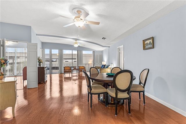 823 S Water St 4F, Corpus Christi, TX 78401